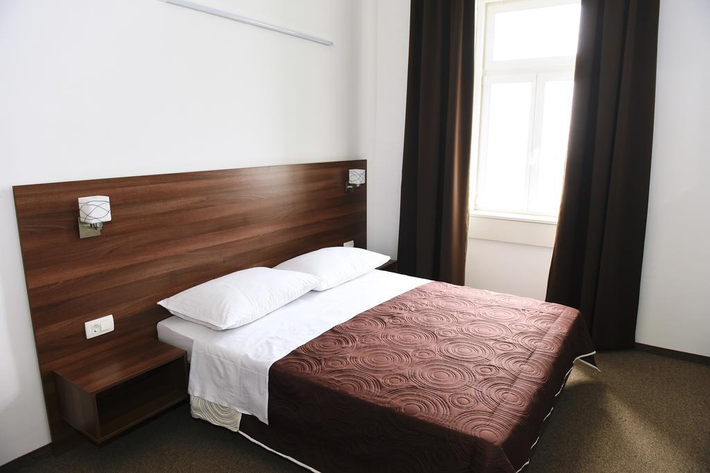 Riva Rooms Rijeka Rom bilde